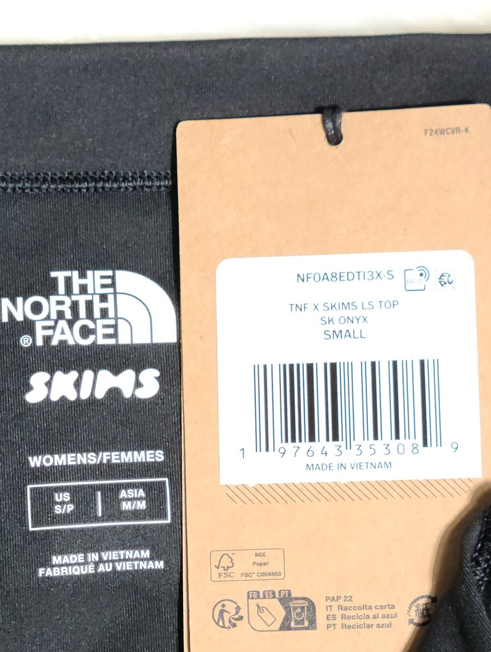 The North Face TNF x SKIMS Refina Longsleeve Top Black Onyx Women Small NEW - Picture 4 of 7